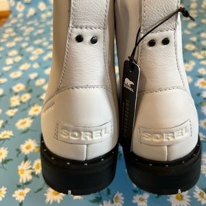 NEW White Sorel Lennox Chelsea Waterproof Bootie Size 10 Women’s